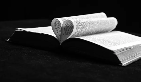 The Bible, the book of Love. — Stock Photo, Image