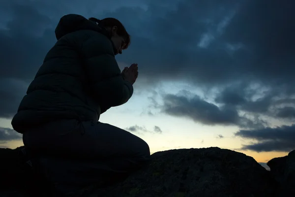 Dua eden Kadın Stok Fotoğraf