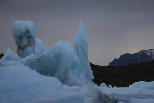 冰岛Vatnajokull国家公园Jokulsarlon冰川湖冰山美景 — 图库照片