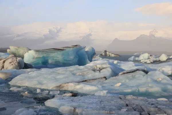 Прекрасный Вид Айсберги Ледниковой Лагуне Джокосарлон Национальный Парк Ватнайокулл Исландия — стоковое фото