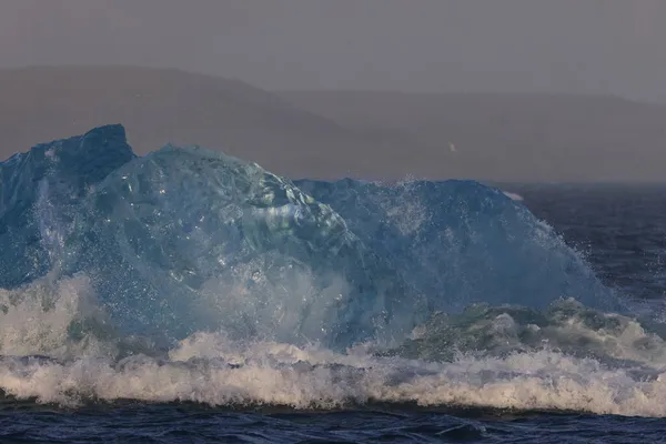 冰岛Vatnajokull国家公园Jokulsarlon冰川泻湖旋转冰山美景 — 图库照片