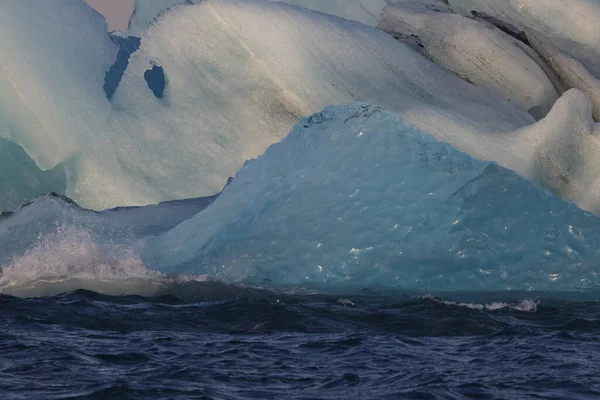 Piękny Widok Góry Lodowe Lagunie Lodowców Jokulsarlon Park Narodowy Vatnajokull — Zdjęcie stockowe