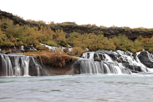 Hraunfossar Каскад Маленьких Водоспадів Впадають Річку Хвіта Вестурланд Ісландія — стокове фото