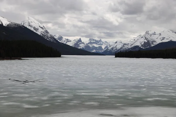 Canada Alberta Jasper National Park Maligne Lake — стокове фото