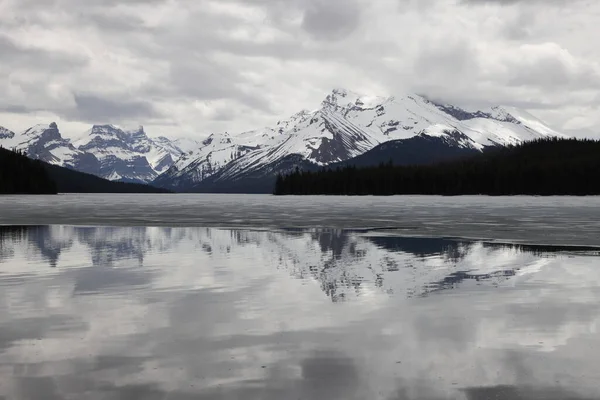 Canada Alberta Jasper National Park Maligne Lake — стокове фото