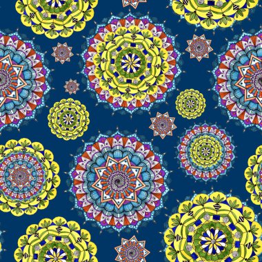 Mavi arka planda suluboya renkli mandala. Soyut dikişsiz desen.