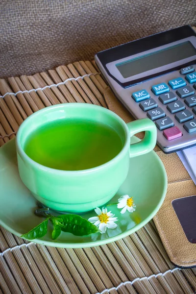 Tazza di tè Spazio sulla scrivania — Foto Stock