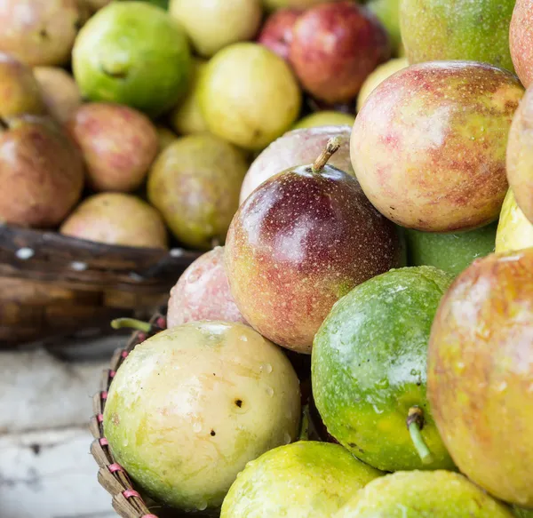 Passionsfrugtmarkedet i Thailand - Stock-foto