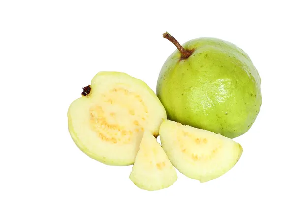 Guava beyaz arkaplanda — Stok fotoğraf