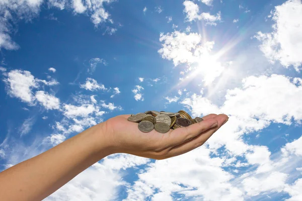 Hand holding coins — Stock Photo, Image