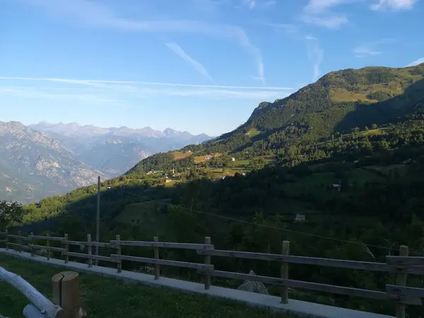 意大利阿尔卑斯山山脉天际线景观 — 图库照片