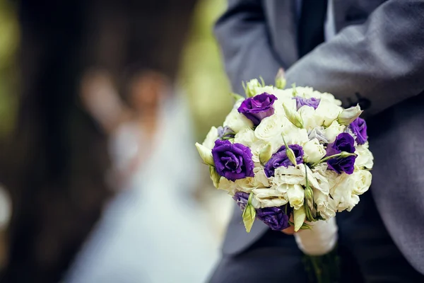 Damat Düğün buketi holding