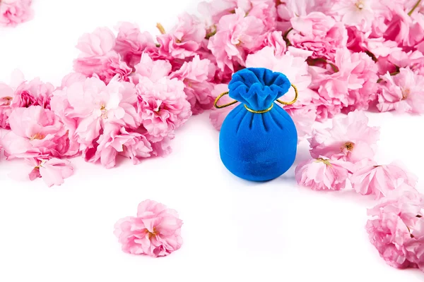 Blue velvet gift box for jewelry — Stock Photo, Image