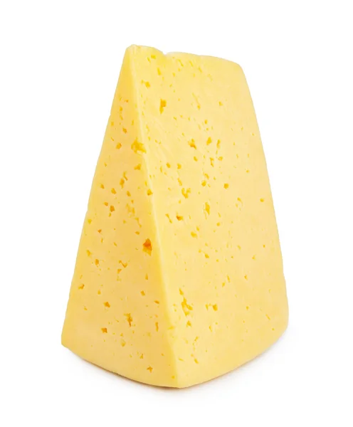 Pedaço de queijo isolado no fundo branco — Fotografia de Stock
