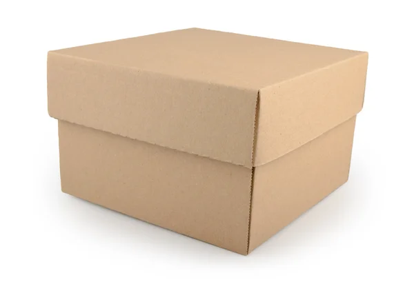 Kartonnen doos geïsoleerd op witte achtergrond — Stockfoto