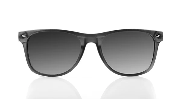 Beyaz arkaplanda izole edilmiş güneş gözlükleri