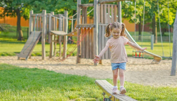 Little Girl Walks Play Park — 스톡 사진