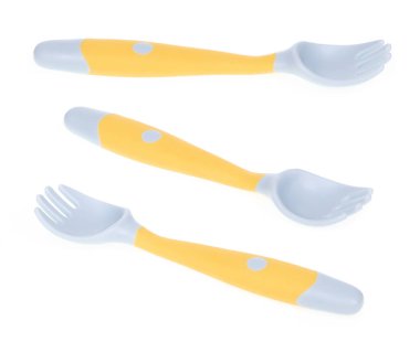 Bükülebilir çocukların Spoon Fork Set 'i eğittiği koleksiyon beyaz arka planda izole edildi.