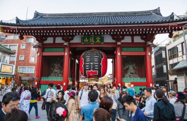 Tokyo, Japonya - 16 Ekim 2016: Senso-ji Tapınağı Asakus 'ta bulunan antik bir Budist tapınağıdır.