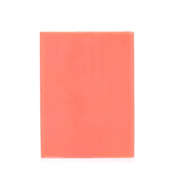 Beyaz arkaplanda izole edilmiş kırmızı sabun