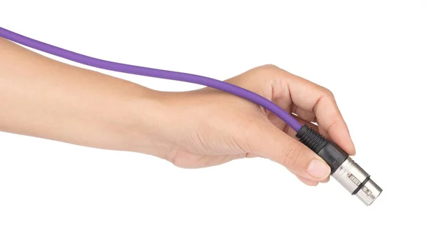 Рука Тримає Фіолетовий Xlr Мікрофонний Кабель Ізольований Білому Тлі — стокове фото