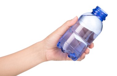Beyaz arka planda izole edilmiş plastik su şişesi..