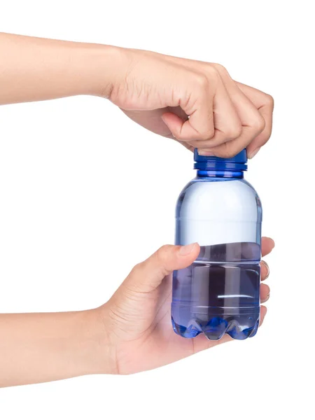 Χέρι Κρατώντας Πλαστικό Μπουκάλι Νερό Που Απομονώνονται Λευκό Φόντο — Φωτογραφία Αρχείου