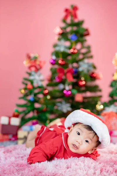 Piękne Małe Dziecko Obchodzi Boże Narodzenie Nowy Rok Wakacje — Zdjęcie stockowe