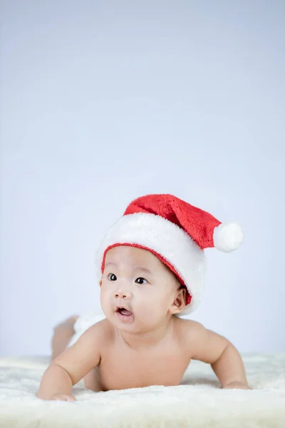 Рождественский Портрет Милого Малыша Шляпе Санты — стоковое фото