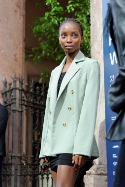 Modeller, Eylül 2021 Milan Moda Haftası 'ndaki yıldızlar.