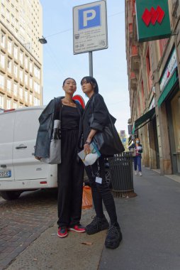 Modeller, Eylül 2021 Milan Moda Haftası 'ndaki yıldızlar.