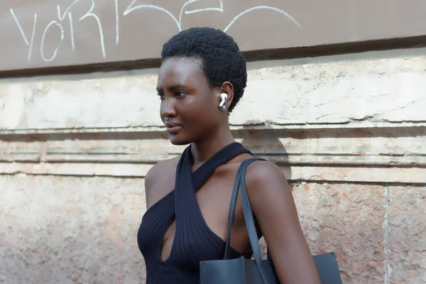 Modeller, Eylül 2021 Milan Moda Haftası 'ndaki yıldızlar.