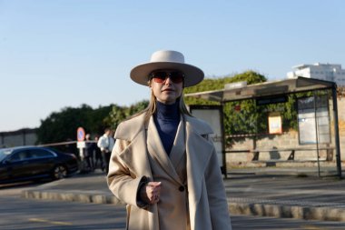 Prada Moda Gösterisinden önce Milano 'da ünlüler