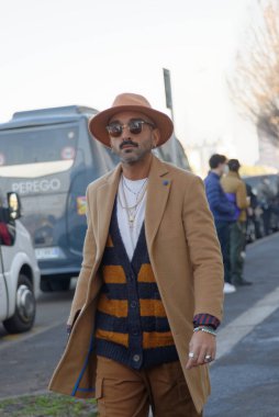 Prada Moda Gösterisinden önce Milano 'da ünlüler