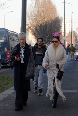 Prada Moda Gösterisinden önce Milano 'da ünlüler