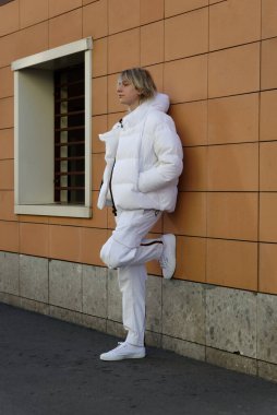 Kway defilesinden önce Milano sokaklarında yıldız ve şöhret