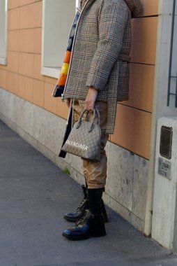 Kway defilesinden önce Milano sokaklarında yıldız ve şöhret