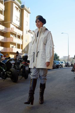 Kway defilesinden önce Milano sokaklarında yıldız ve şöhret