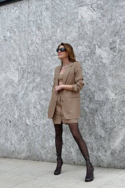 Moda haftası boyunca Milano sokakları - Şubat 2022 - Max Mara defilesinden önce