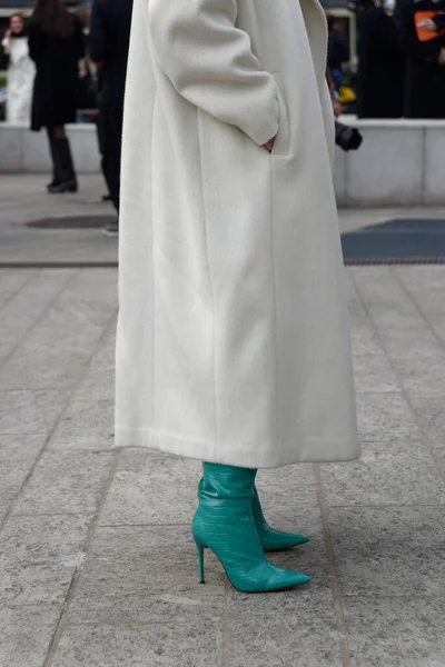 Moda haftası boyunca Milano sokakları - Şubat 2022 - Max Mara defilesinden önce