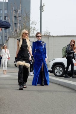 Konuklar, Milano Moda Haftası 'nda Prada defilesine katılacaklar. Şubat 2022