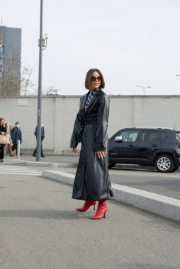 Konuklar, Milano Moda Haftası 'nda Prada defilesine katılacaklar. Şubat 2022