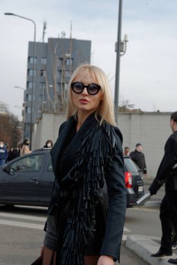 Konuklar, Milano Moda Haftası 'nda Prada defilesine katılacaklar. Şubat 2022
