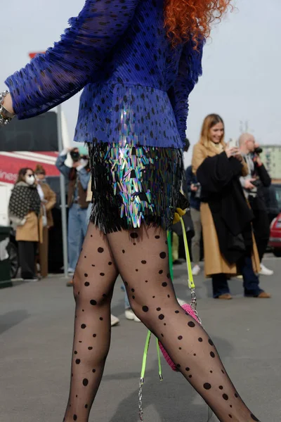 Convidados Chegam Desfile Moda Prada Durante Milan Fashion Week Fevereiro — Fotografia de Stock