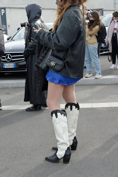 Los Huéspedes Llegan Desfile Moda Prada Durante Semana Moda Milán —  Fotos de Stock