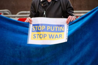 Milano 'da (İtalya) Ukrayna' daki savaşa karşı gösteriler