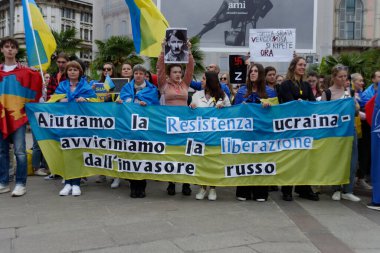 Ukrayna halkı Putin 'in başlattığı savaşa karşı gösteri düzenledi.