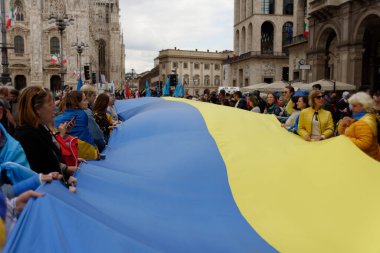 Ukrayna halkı Putin 'in başlattığı savaşa karşı gösteri düzenledi.