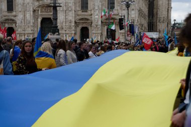 Ukrayna halkı Putin 'in başlattığı savaşa karşı gösteri düzenledi.
