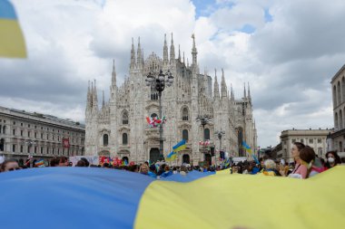 Ukrayna halkı Putin 'in başlattığı savaşa karşı gösteri düzenledi.